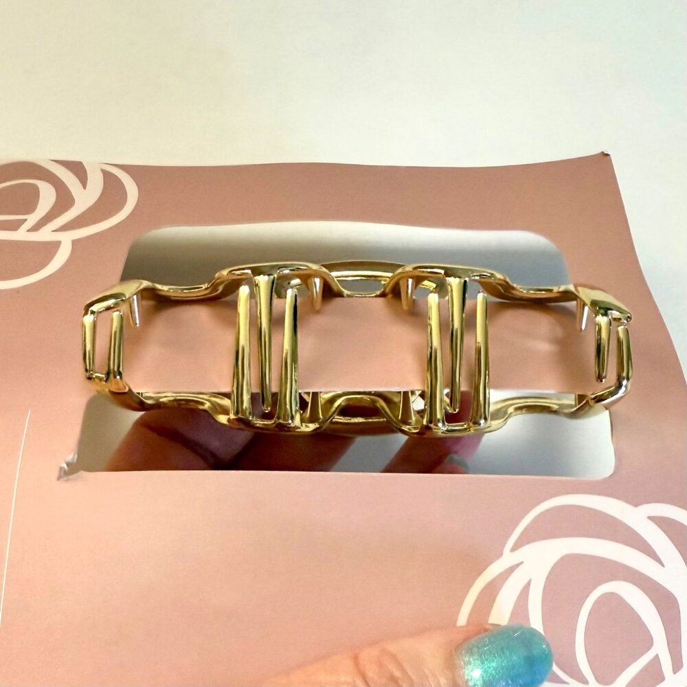 Summer and Rose Gold Wavy Claw Clip Hair Accessory Elegant Minimalist Glam Style - Picture 5 of 6